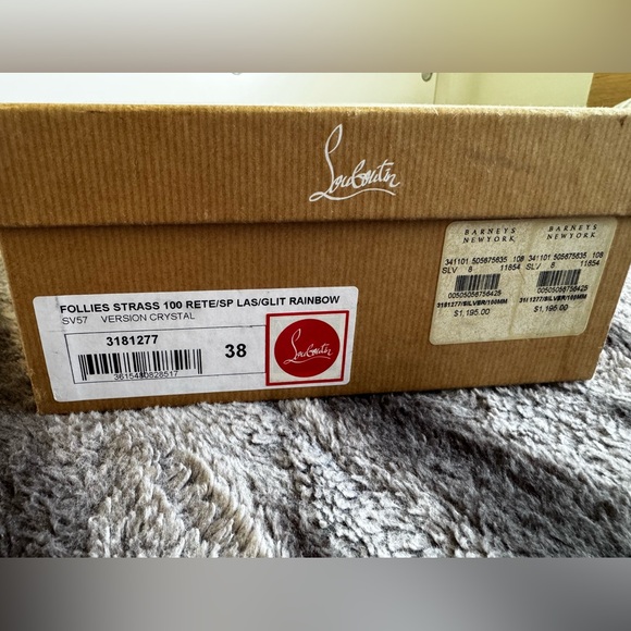 Christian Louboutin
Follies 100MM Mesh Strass Pumps - Picture 2 of 11